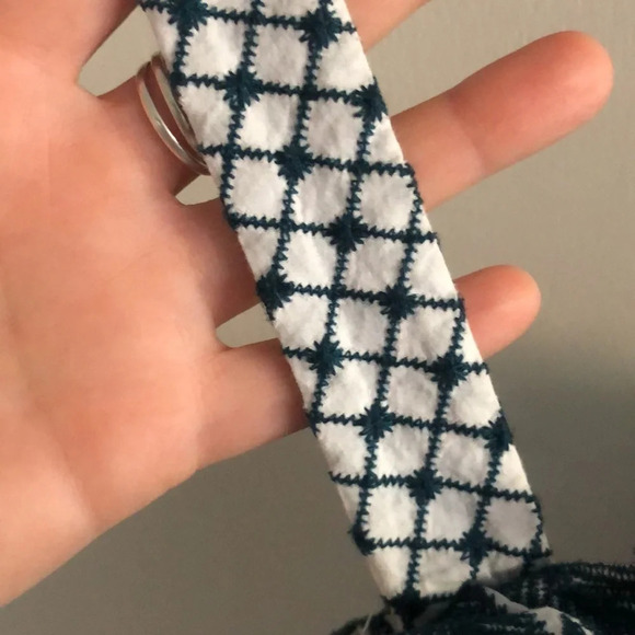 Red Carter teal and white embroidered crop top - Picture 5 of 11